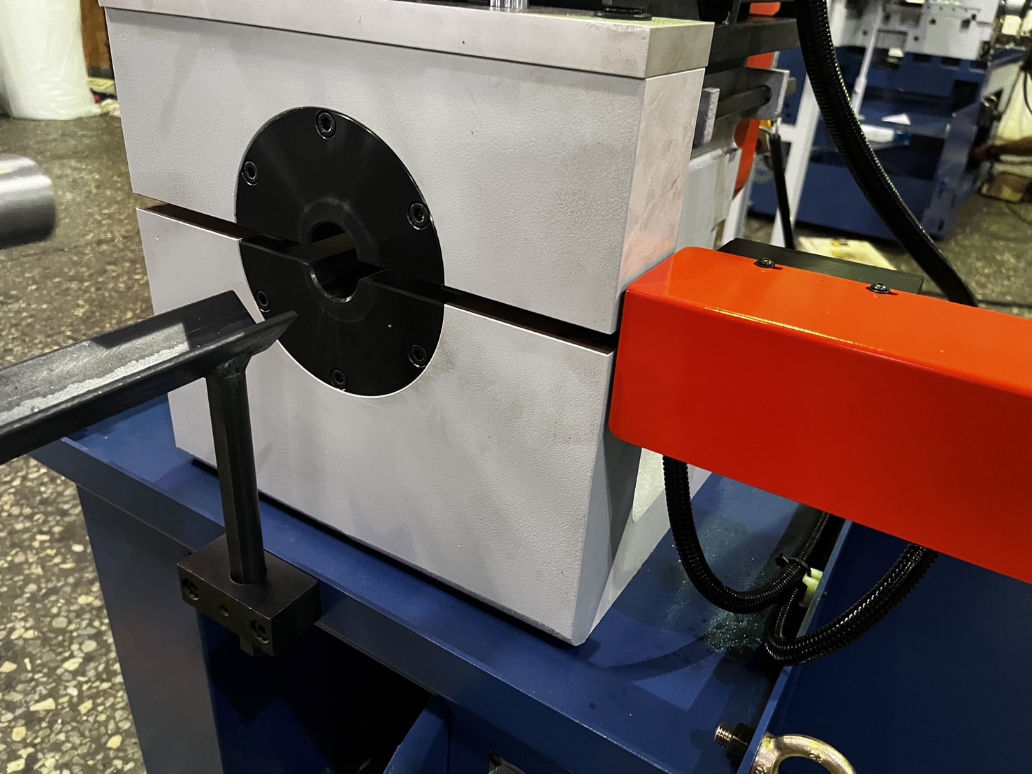 棒材手動面取り機