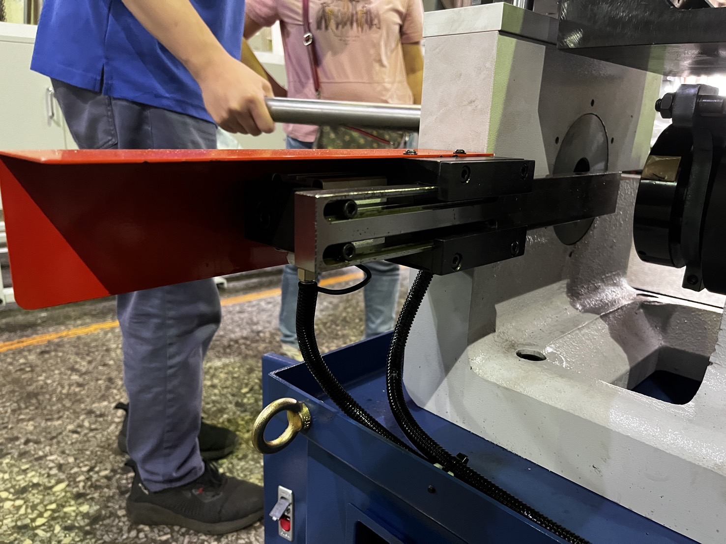 棒材手動面取り機