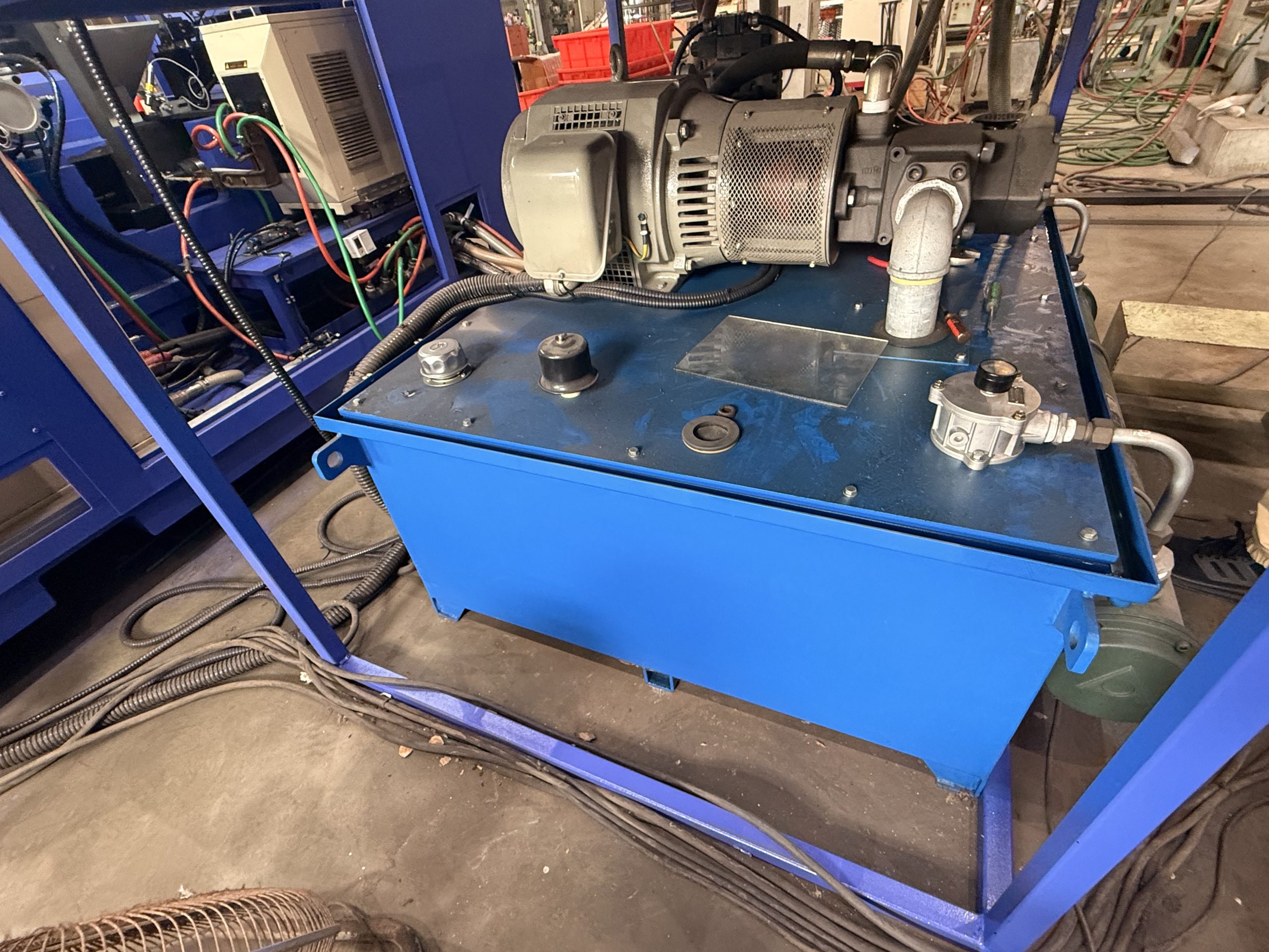 オーダーメード式　鍛造機