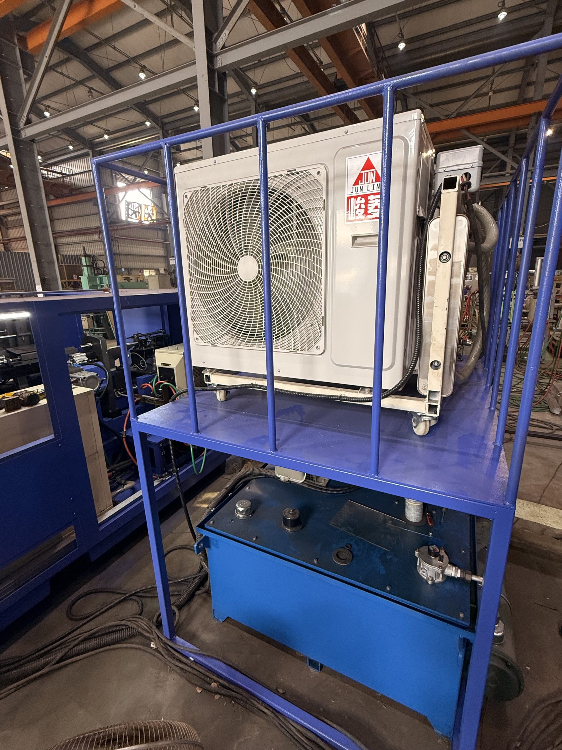 オーダーメード式　鍛造機